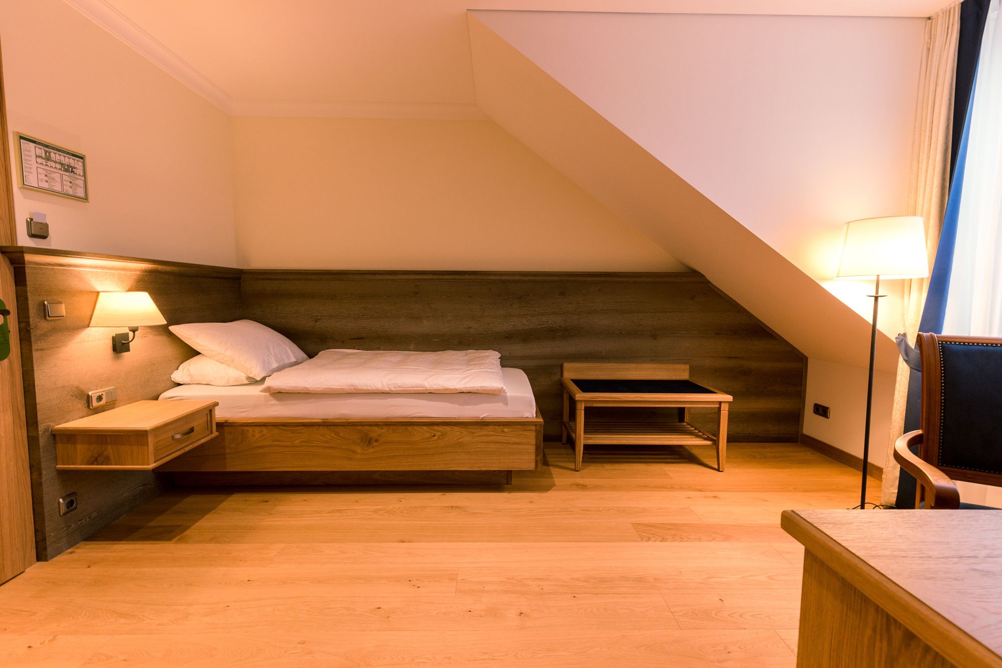 Фото Hotel & Gaststätte zum Erdinger Weißbräu