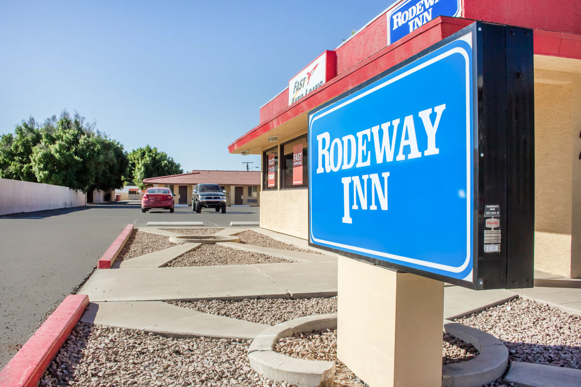 Фото Rodeway Inn Old Town Scottsdale