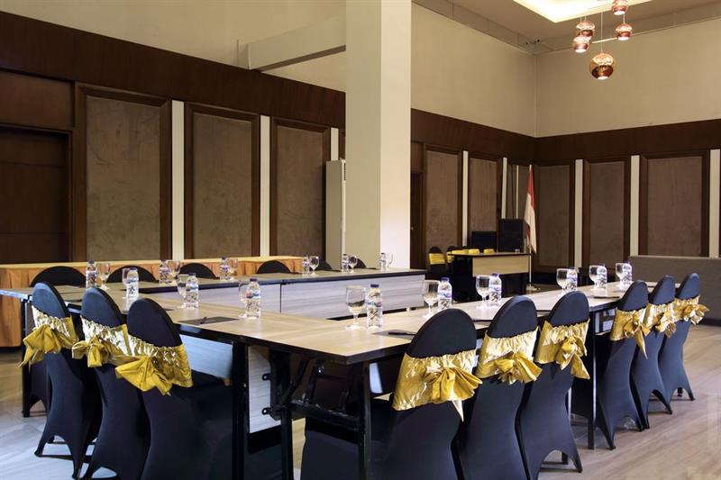 Фото Helios Hotel & Convention