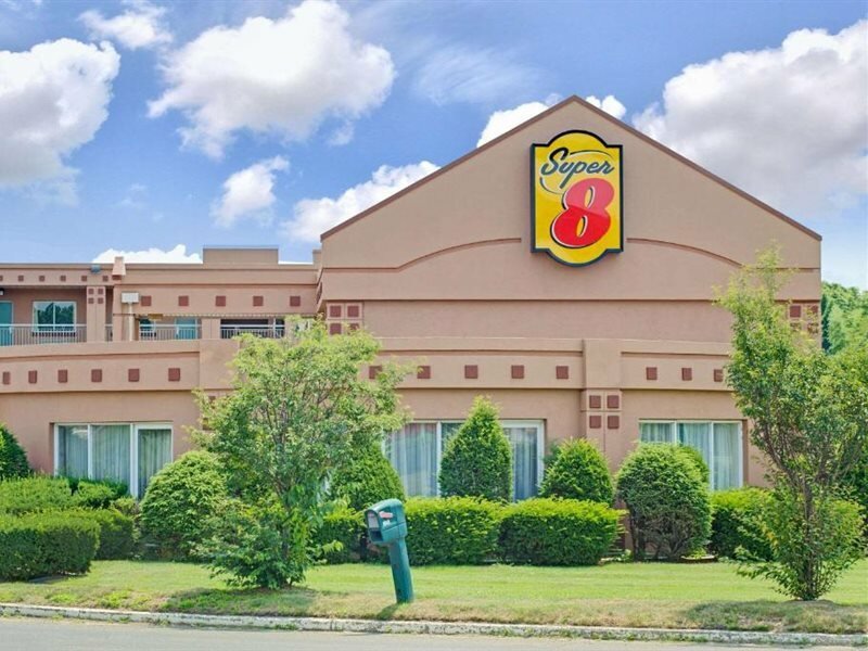 Фото Super 8 by Wyndham Milford/New Haven