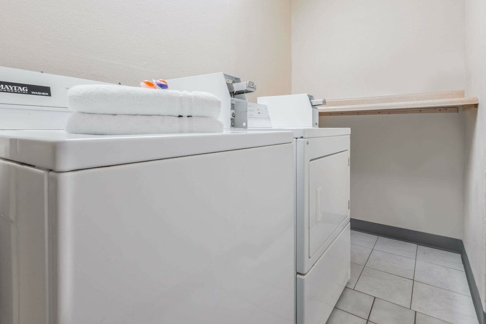 Фото Microtel Inn & Suites by Wyndham Kansas City Airport