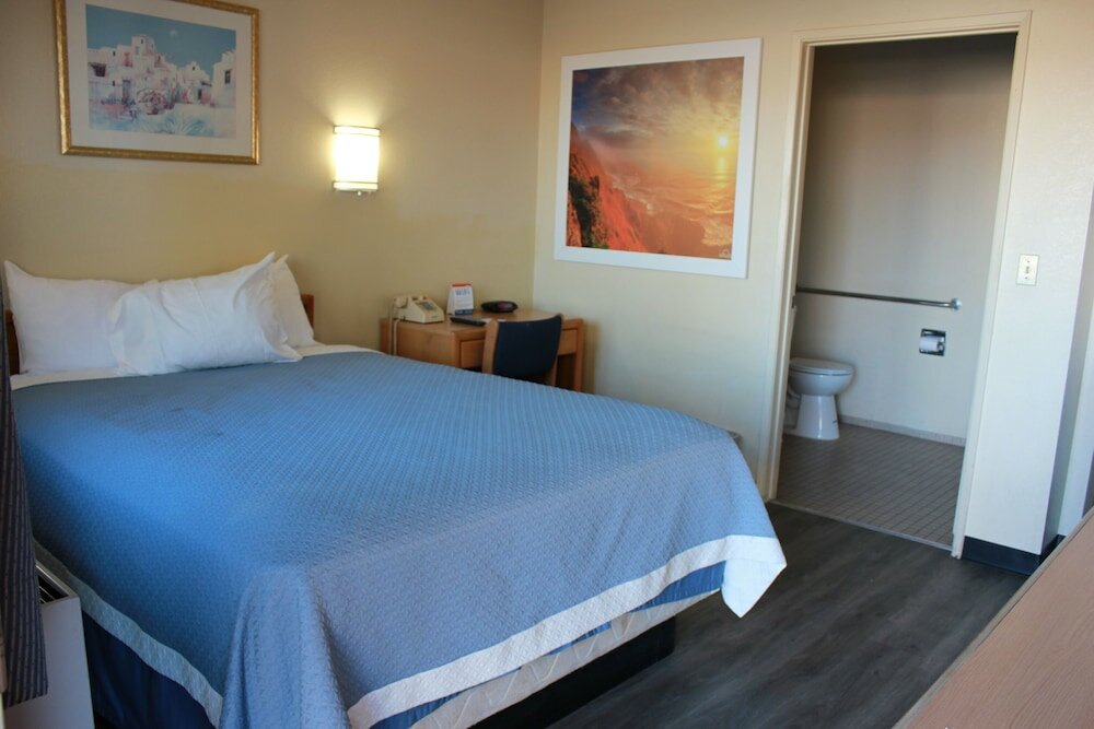 Фото Days Inn by Wyndham Barstow