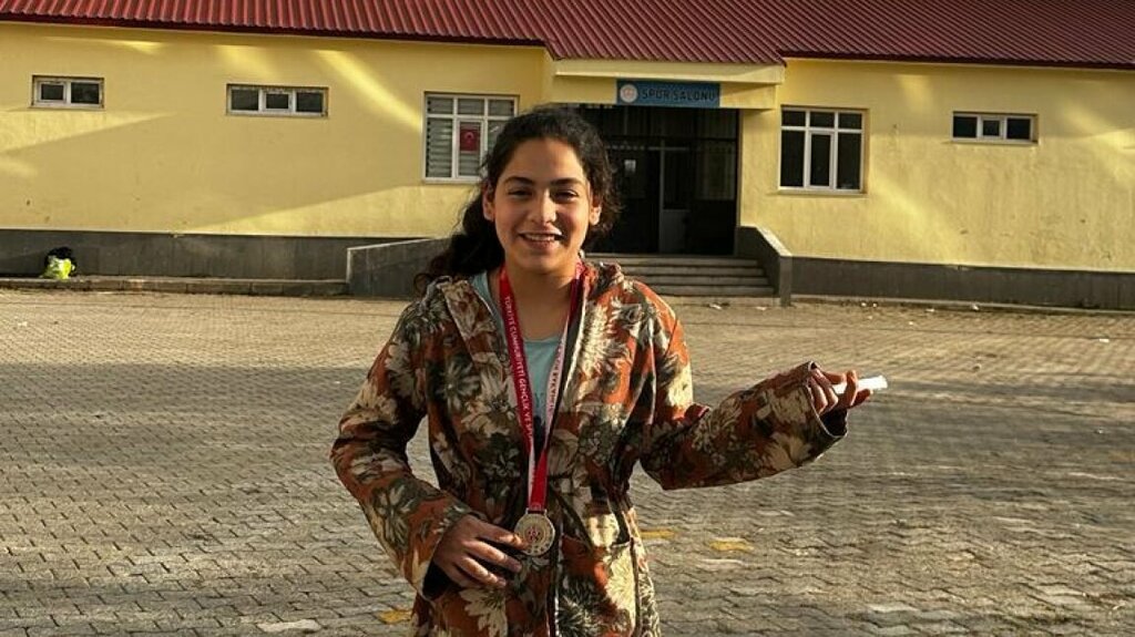 School Gunkiri Imam Hatip Secondary School, Guroymak, photo