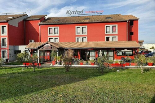 Гостиница Enzo Hotels Cannes Ecluse by Kyriad Direct в Фонтенбло