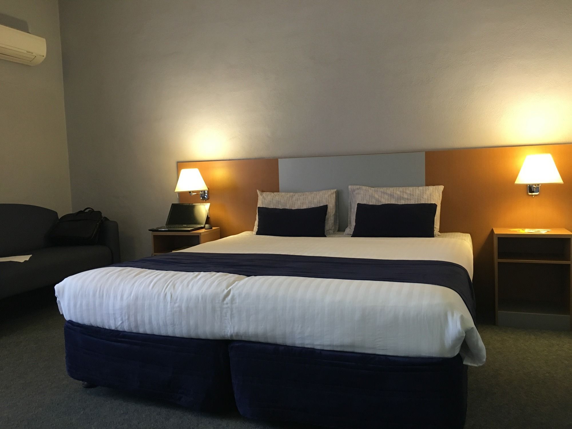Фото Desert Cave Hotel