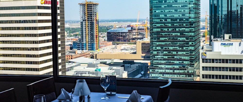 Фото Chateau Lacombe Hotel