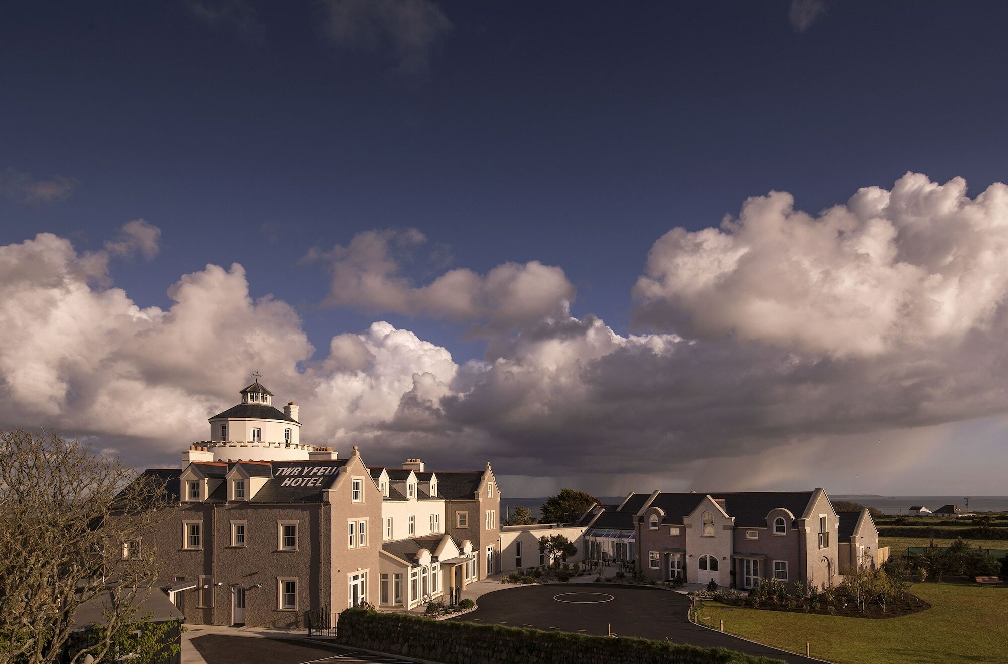 Фото Twr Y Felin Hotel