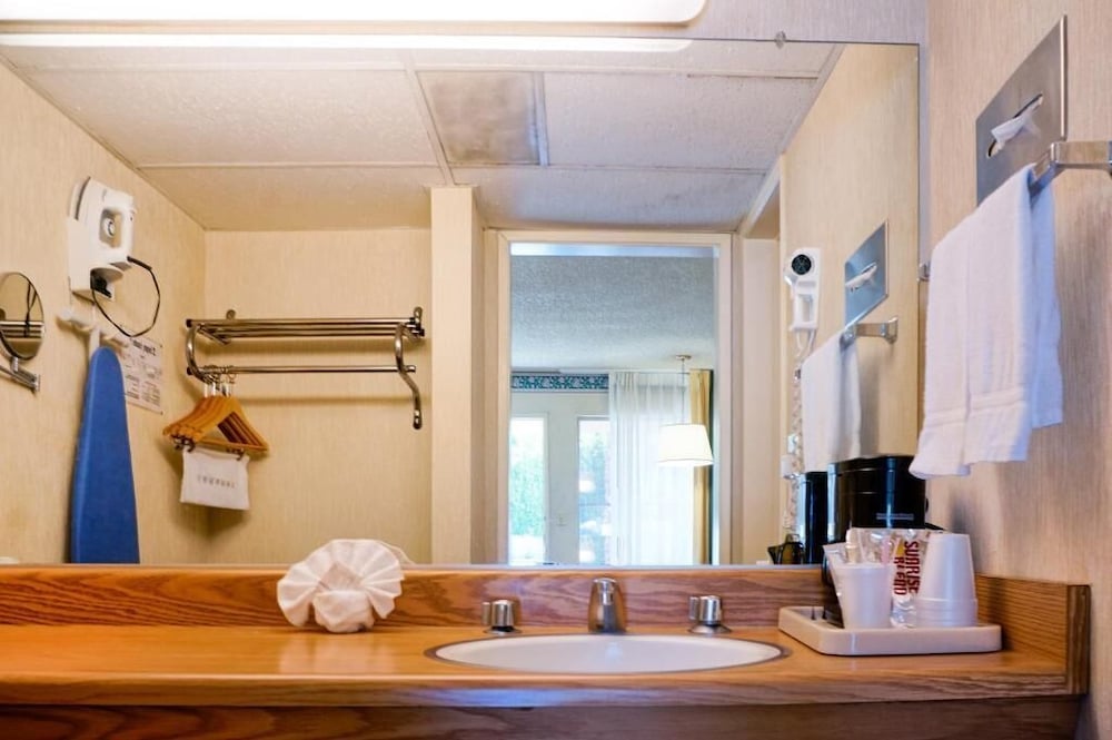 Фото Vagabond Motor Hotel