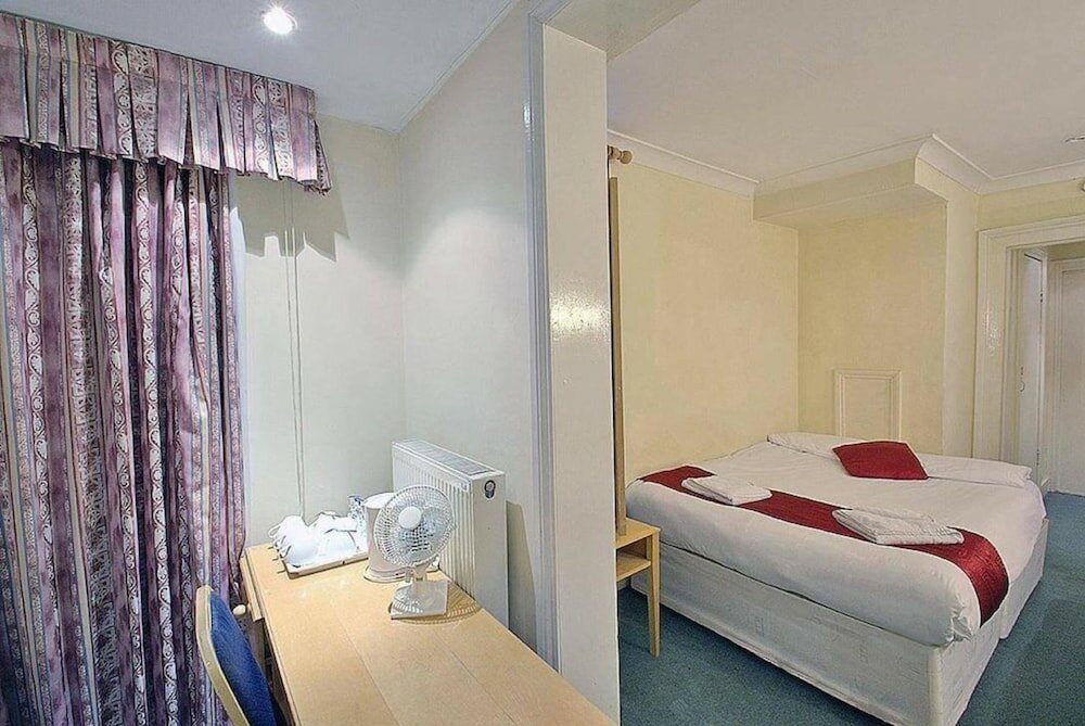 Фото Whiteleaf Hotel