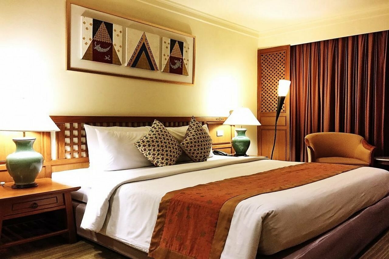 Фото Silom Serene Hotel