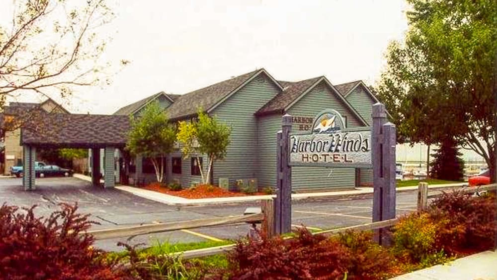 Фото Harbor Winds Hotel