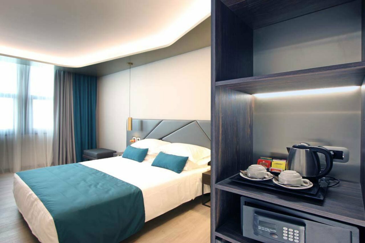 Фото The Hive Hotel