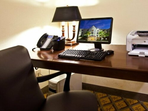 Гостиница Candlewood Suites Fort Myers Sanibel Gateway, an Ihg Hotel в Форте Майерсе
