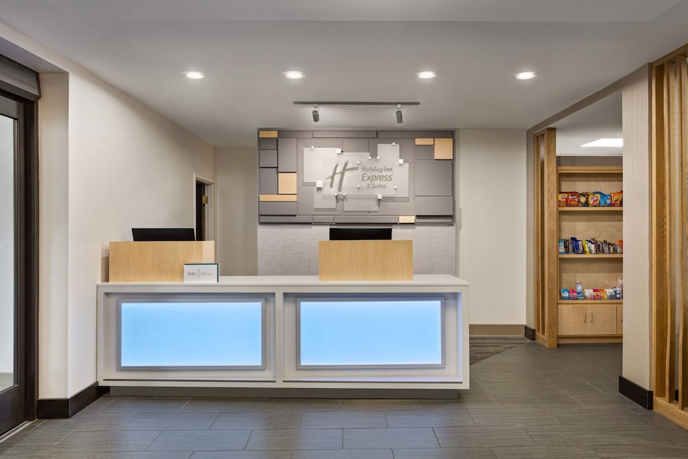 Фото Holiday Inn Express & Suites Greenville - Downtown by Ihg