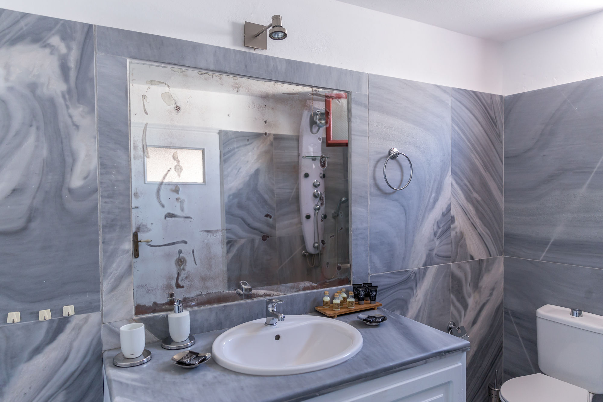 Фото Poseidon Mansion