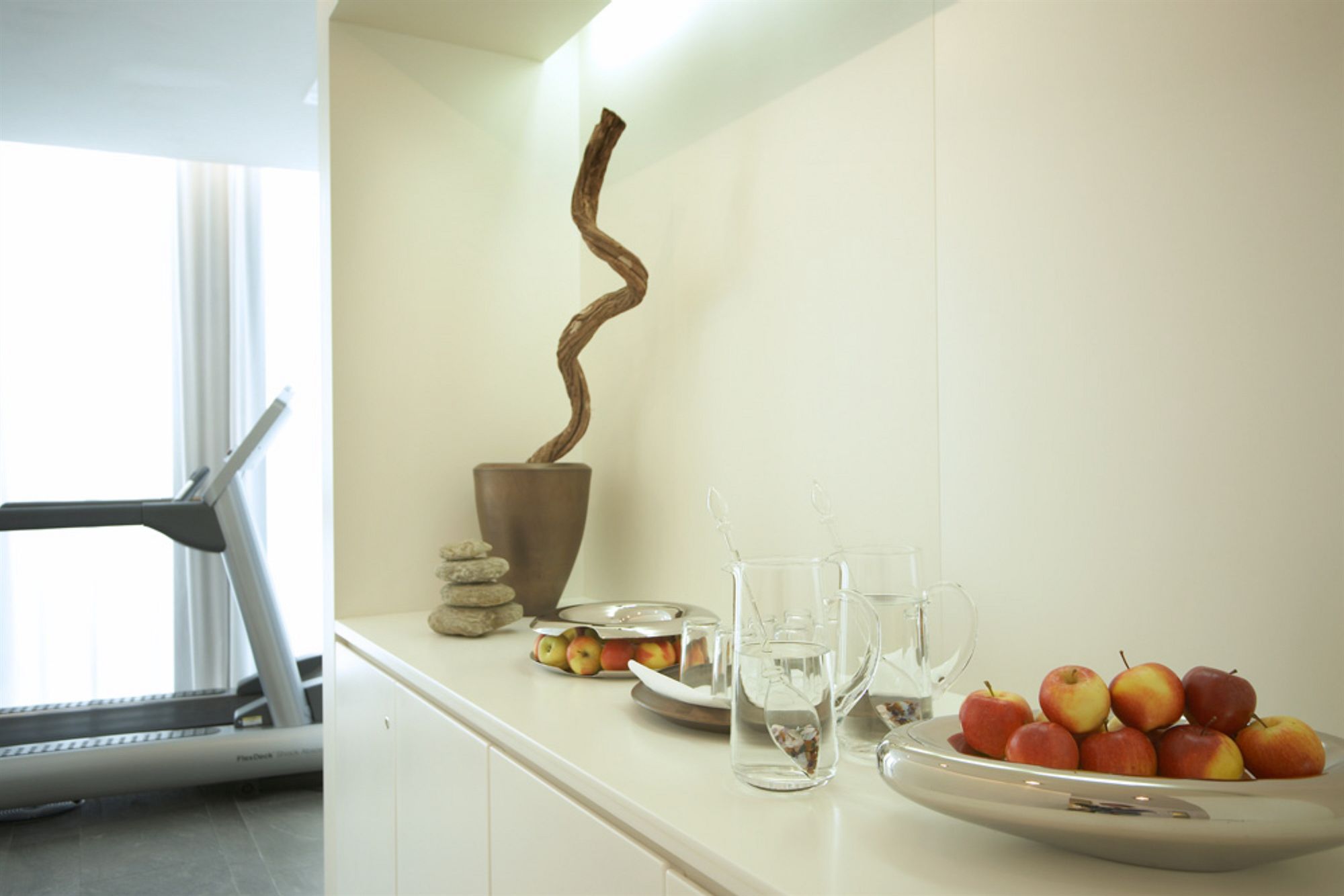 Фото Empire Riverside Hotel