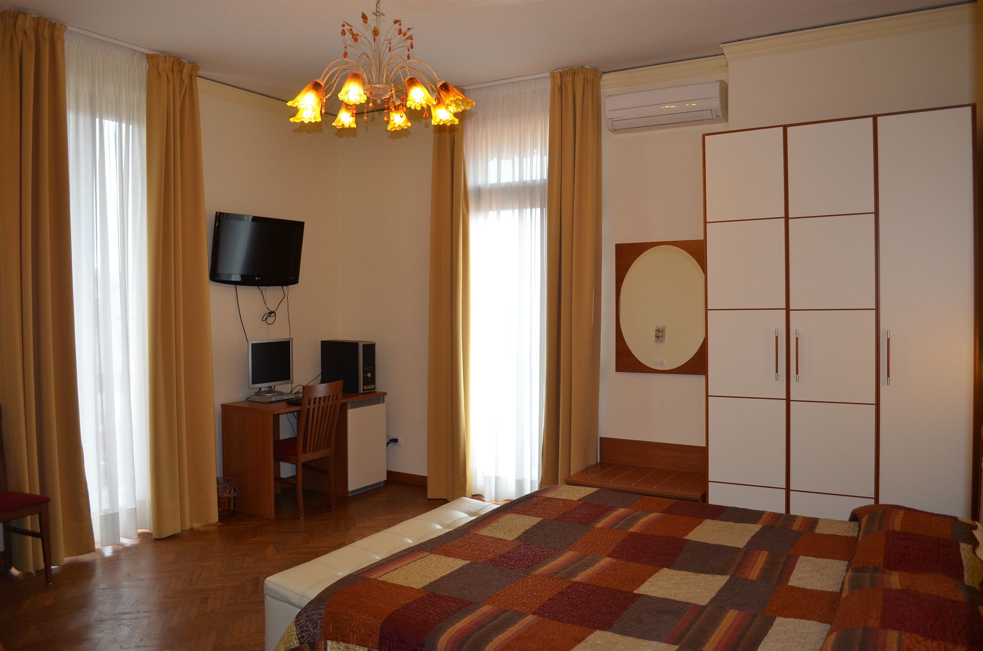 Фото Hotel Ester