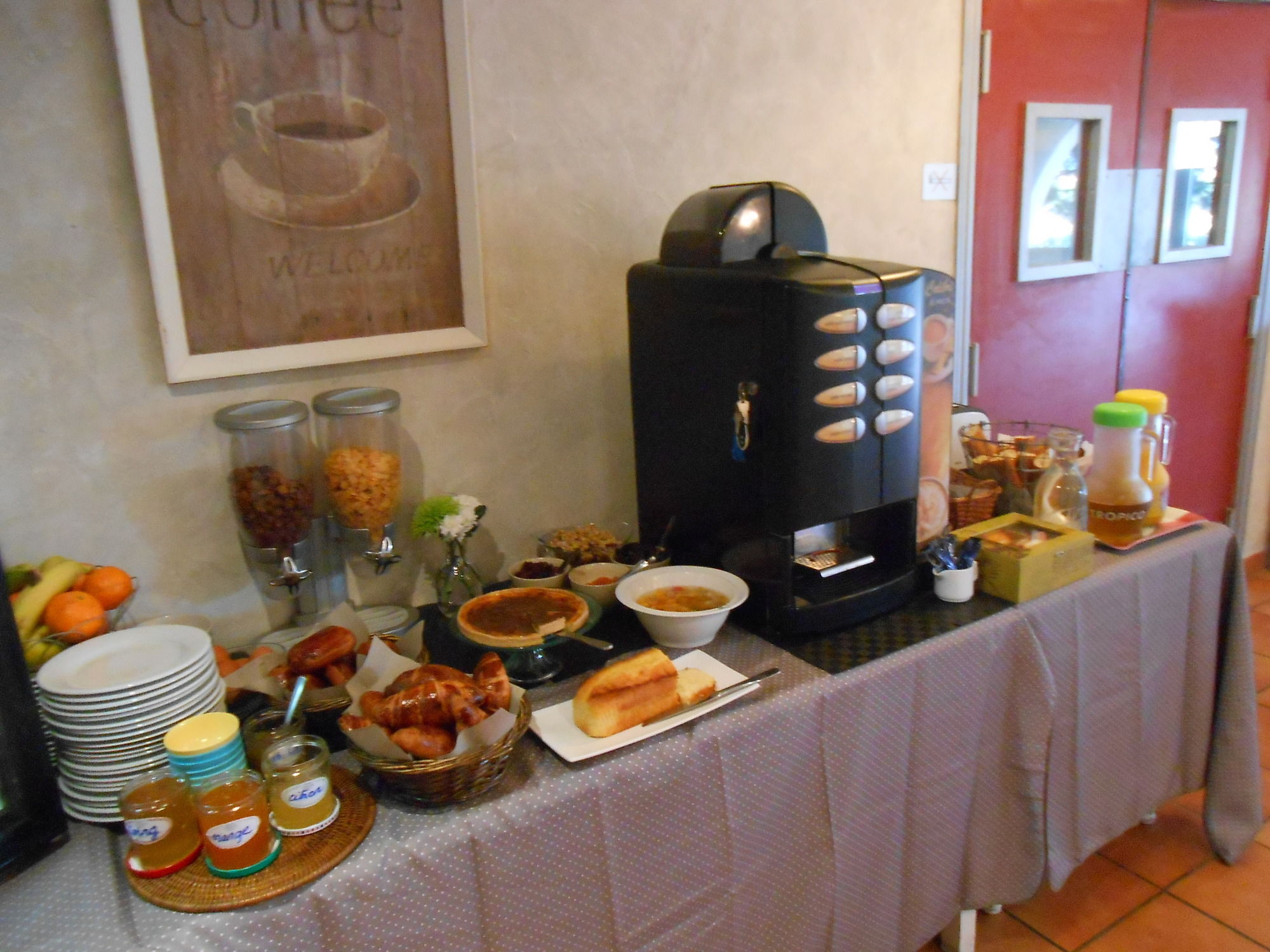 Фото Hotel Athéna