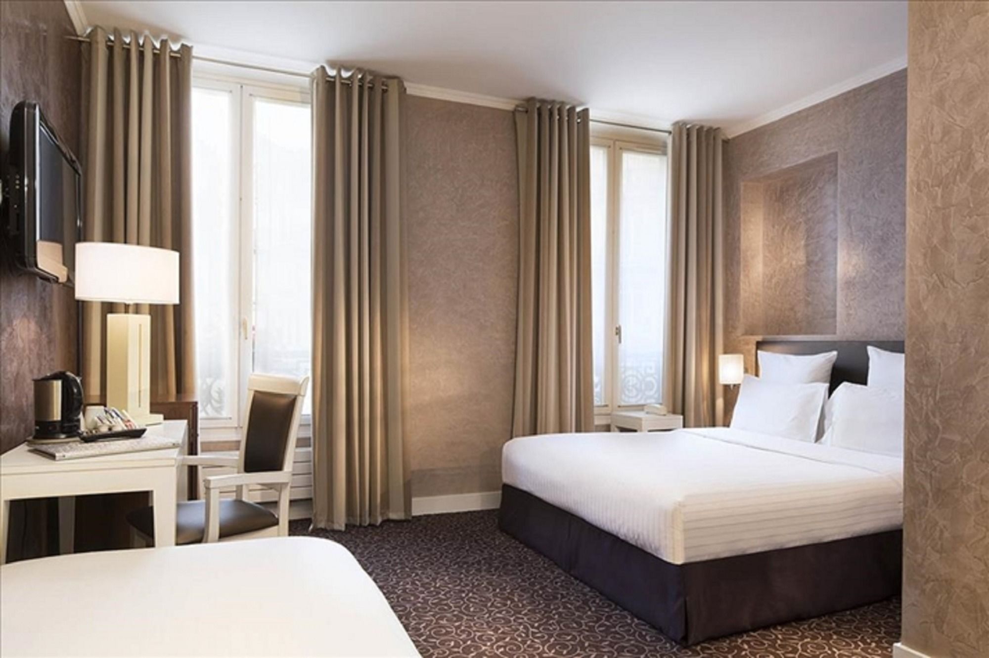 Фото отеля 2