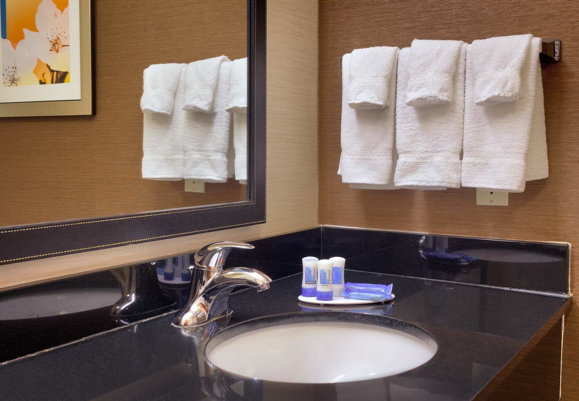 Фото Fairfield Inn & Suites by Marriott Gillette