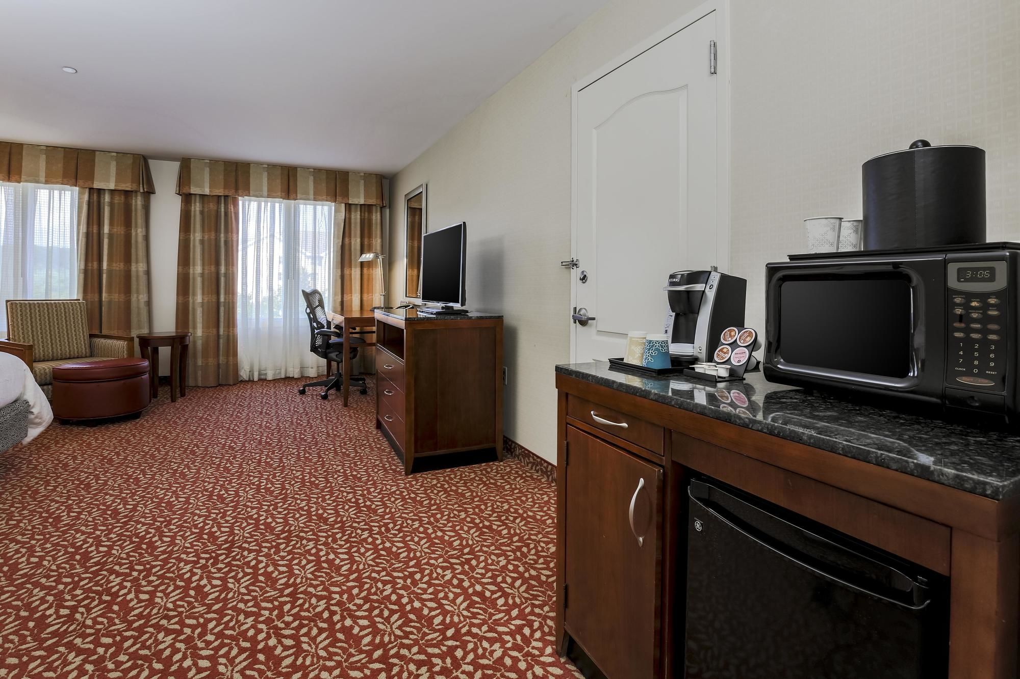 Фото Hilton Garden Inn Melville