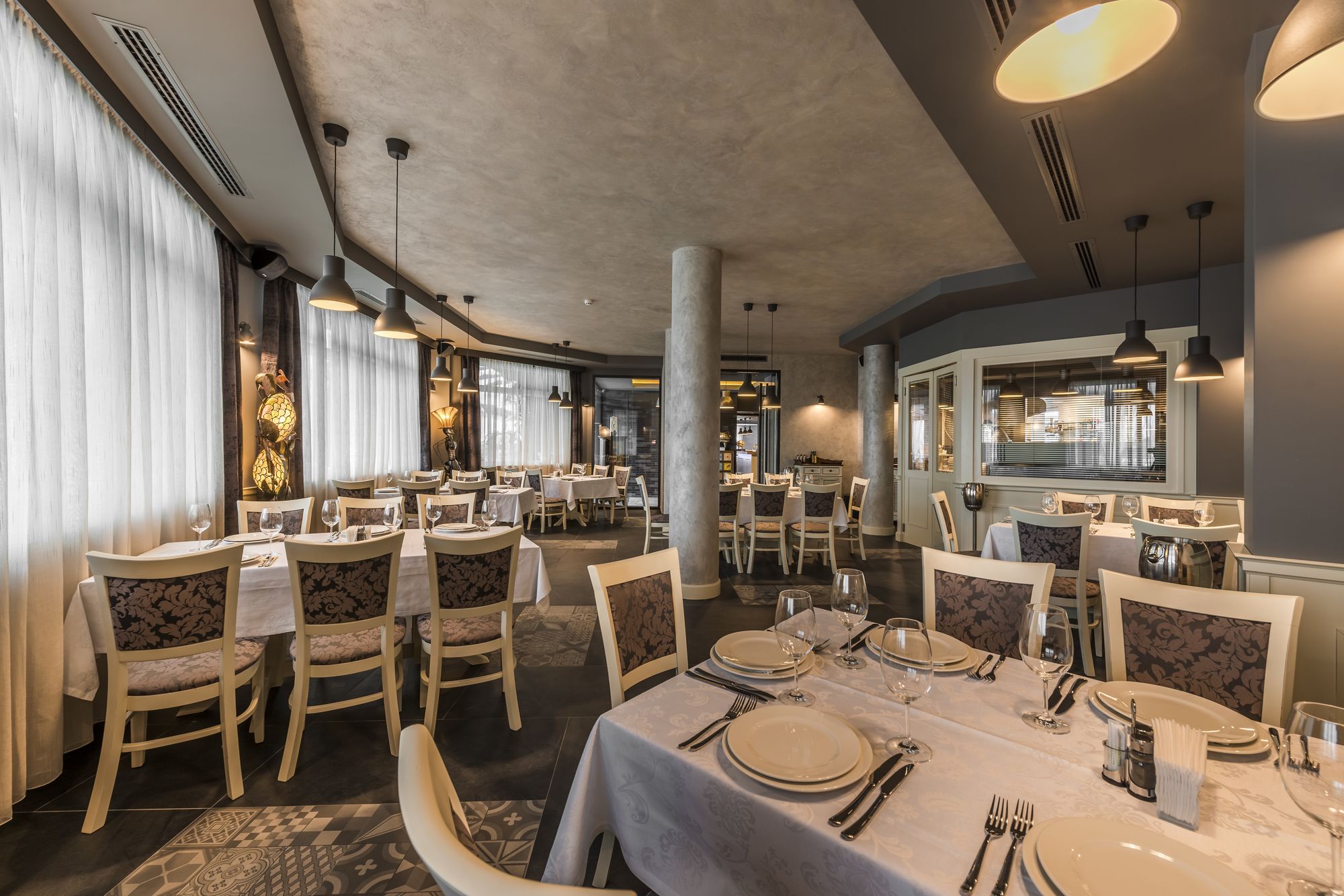 Фото All Seasons Residence Hotel