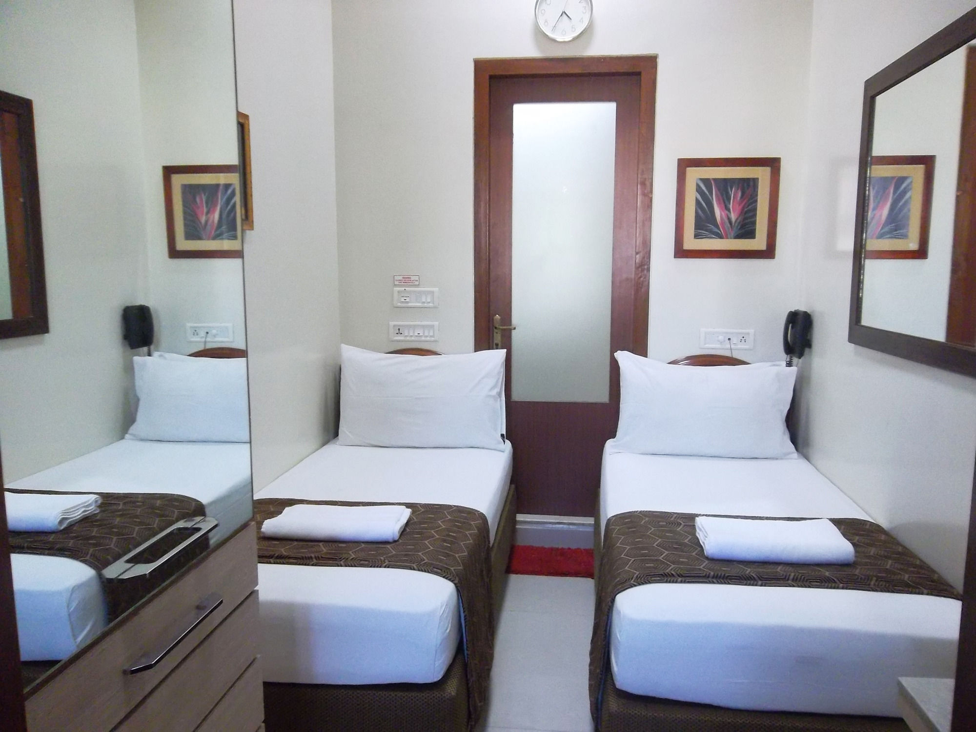 Фото Elphinstone Hotel