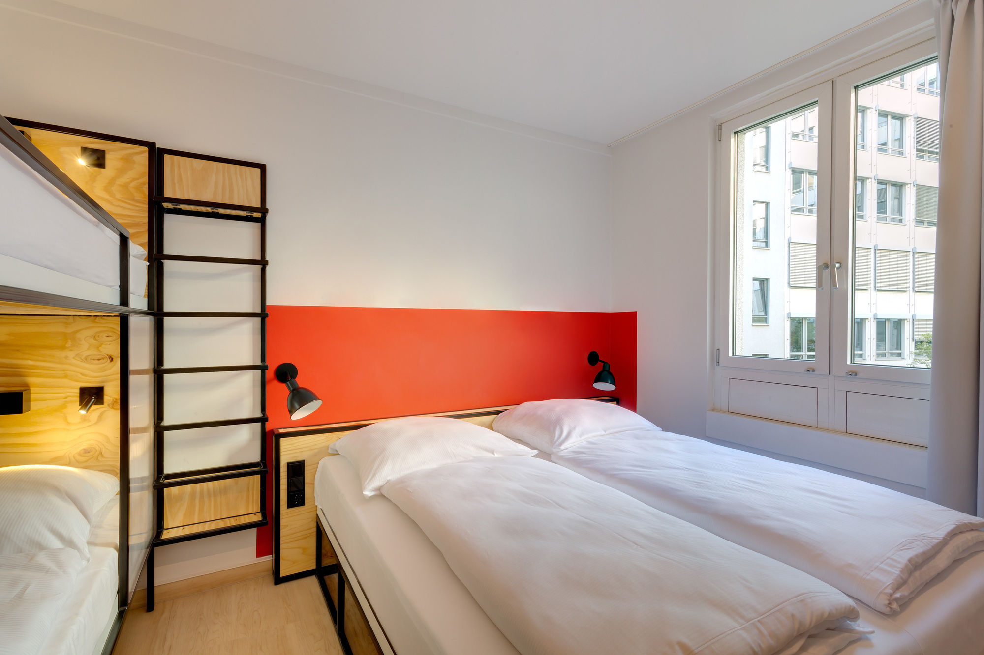 Фото Meininger Hotel Leipzig Hauptbahnhof