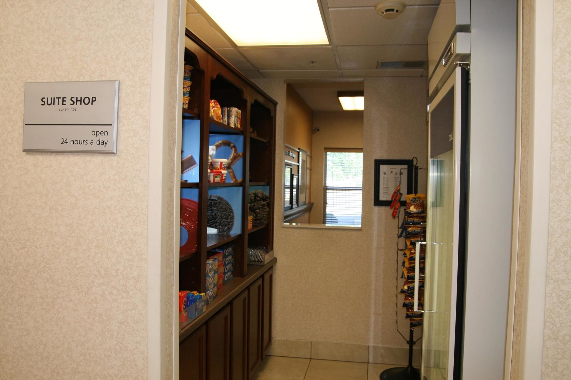 Фото Hampton Inn & Suites Ft. Wayne-North