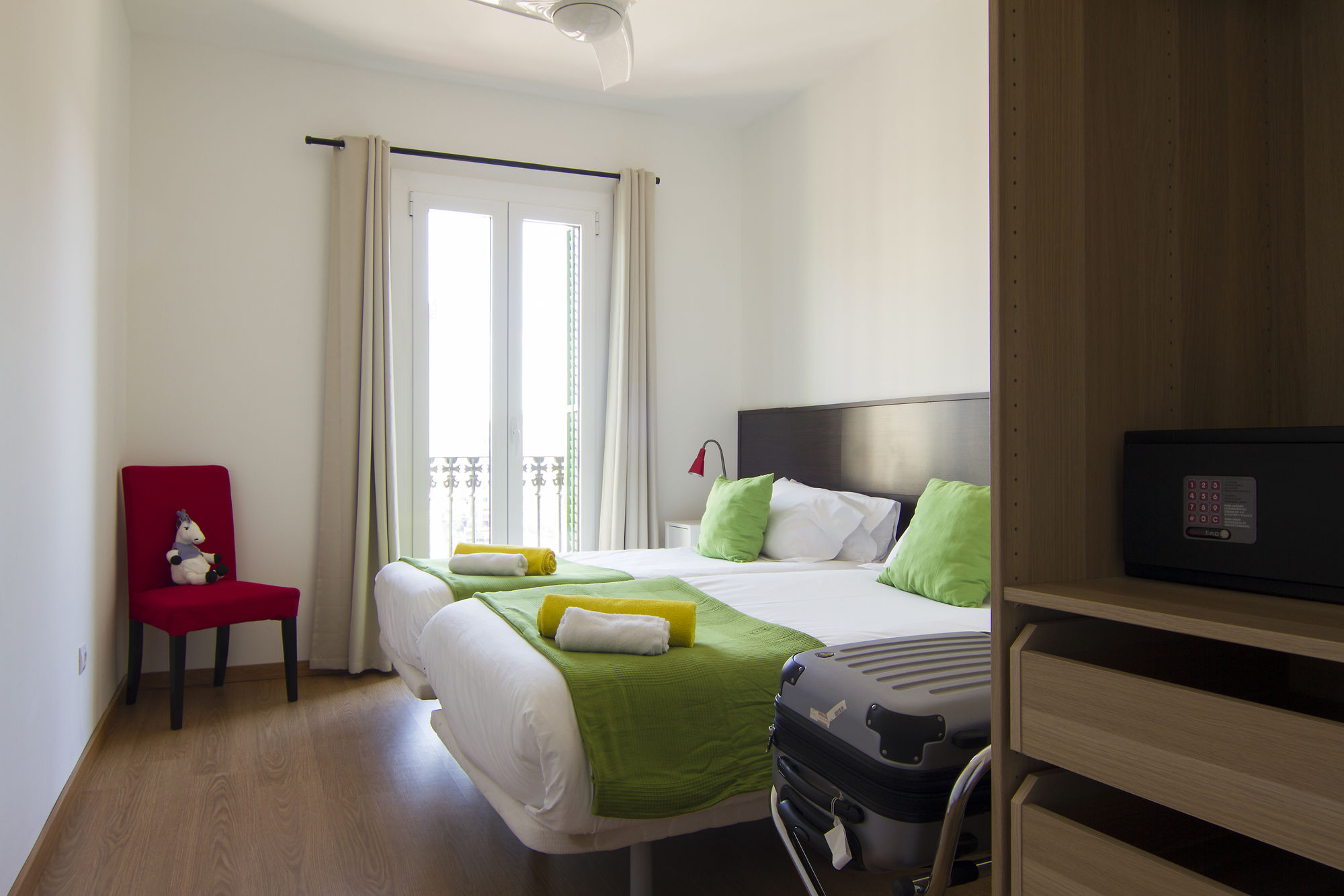 Фото Stay Together Barcelona Apartments