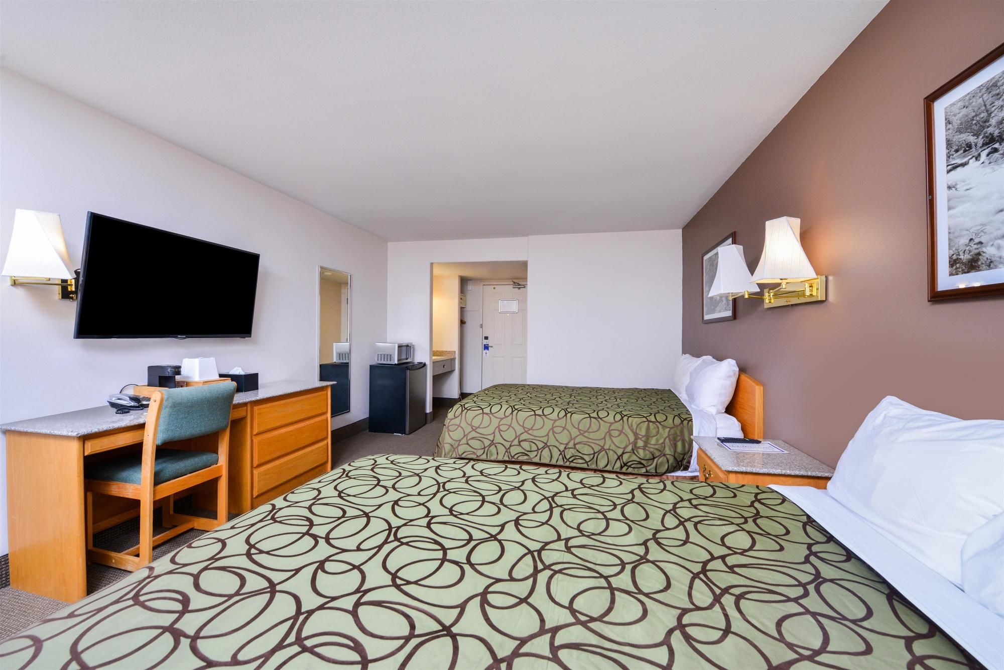 Фото Canadas Best Value Inn Valemount