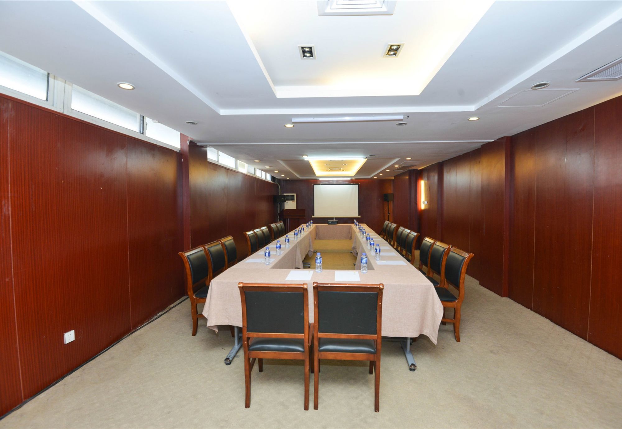 Фото Vienna International Hotel World Expo