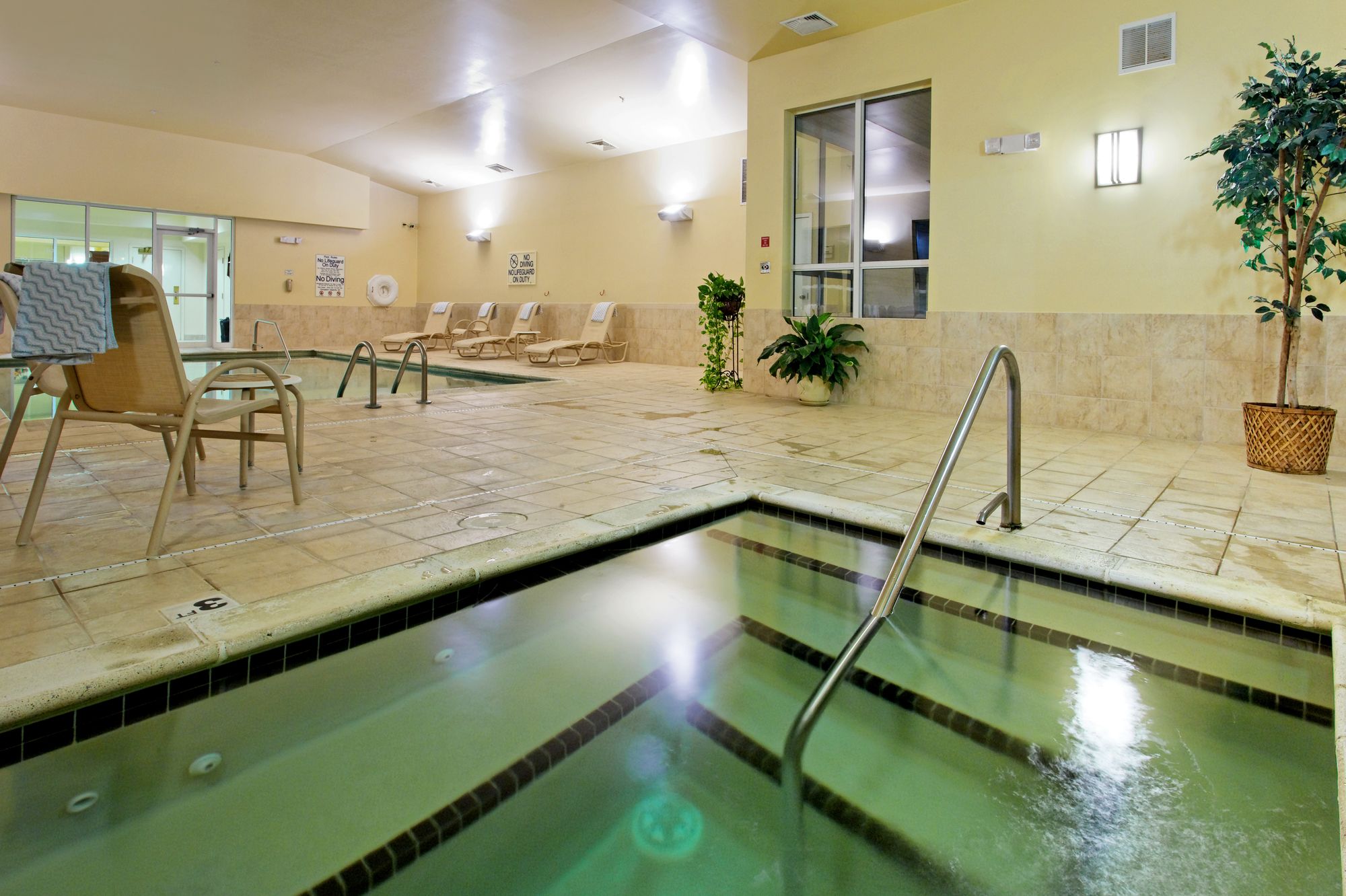 Фото Holiday Inn Express Mystic, an Ihg Hotel