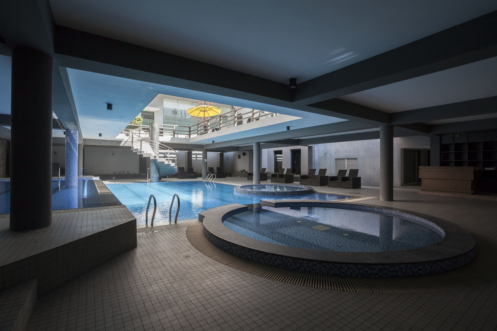 Фото Long Beach Hotel