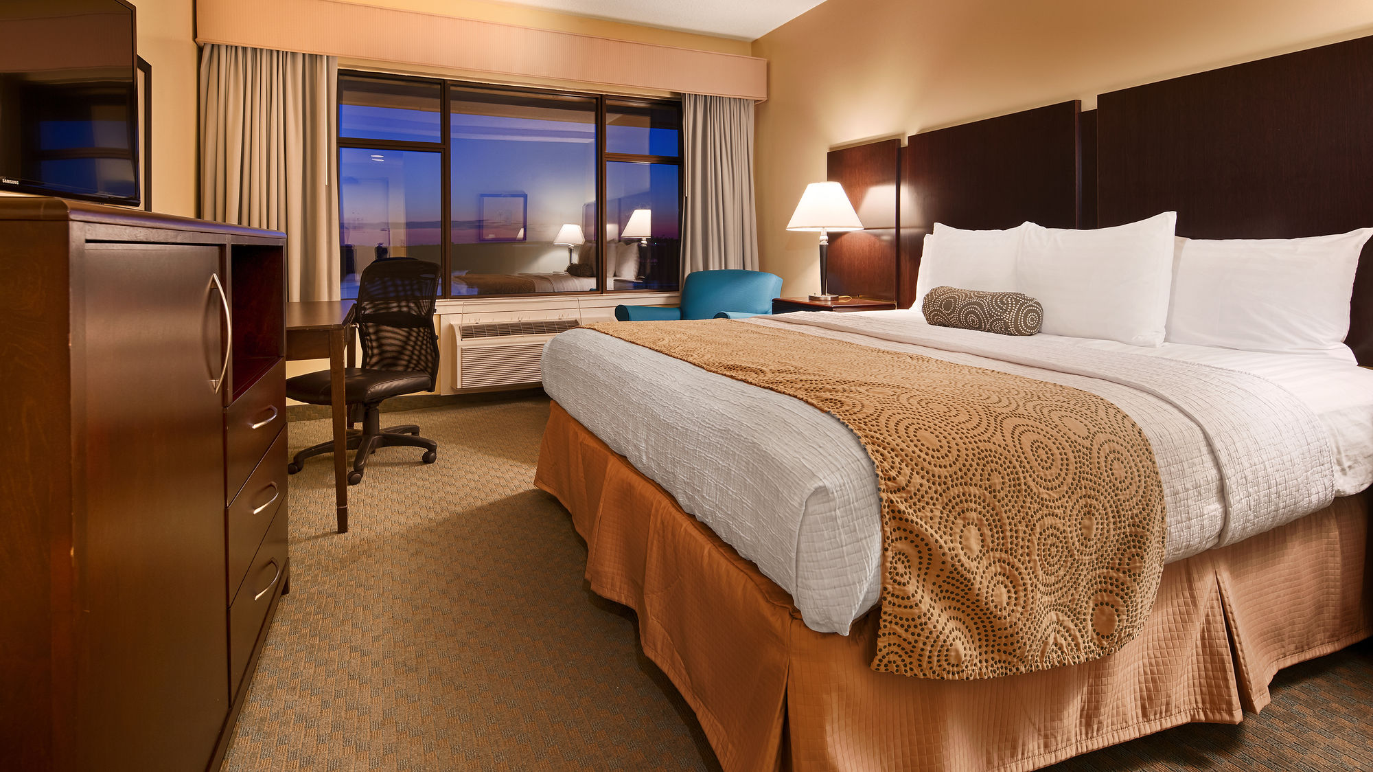 Фото Best Western Plus Coastline Inn