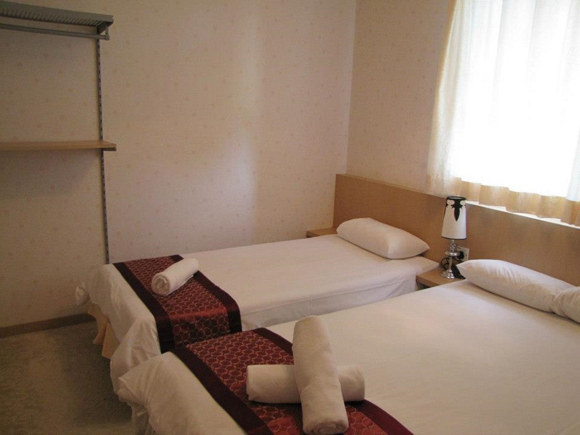 Фото The Crown Borneo Hotel