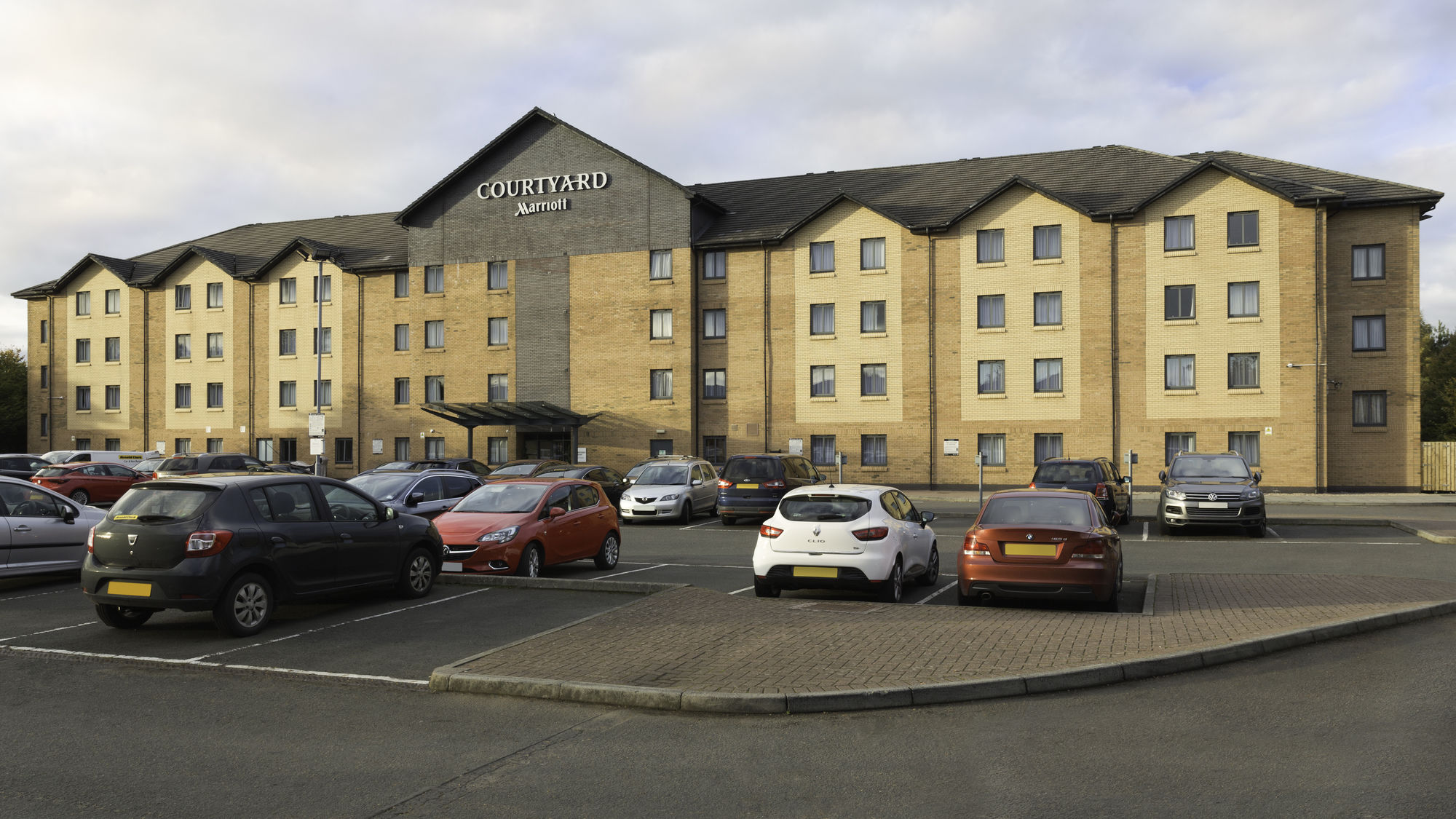 Фото Courtyard by Marriott Glasgow Airport