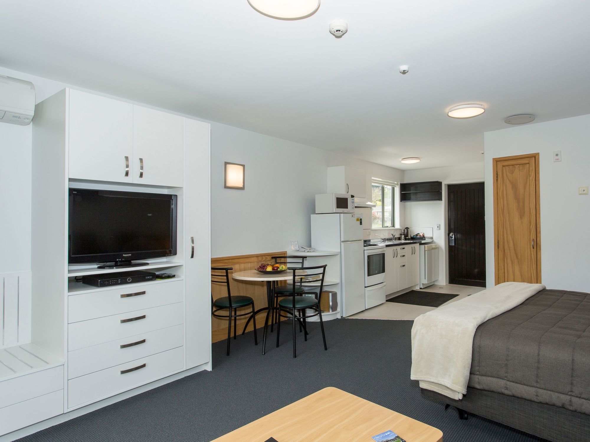 Фото Clearbrook Motels Wanaka