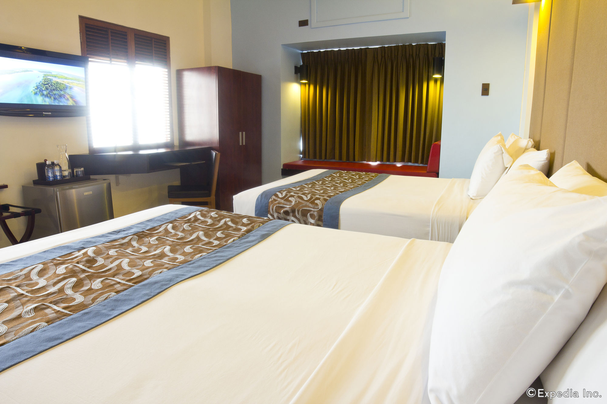Фото Microtel by Wyndham Mall of Asia