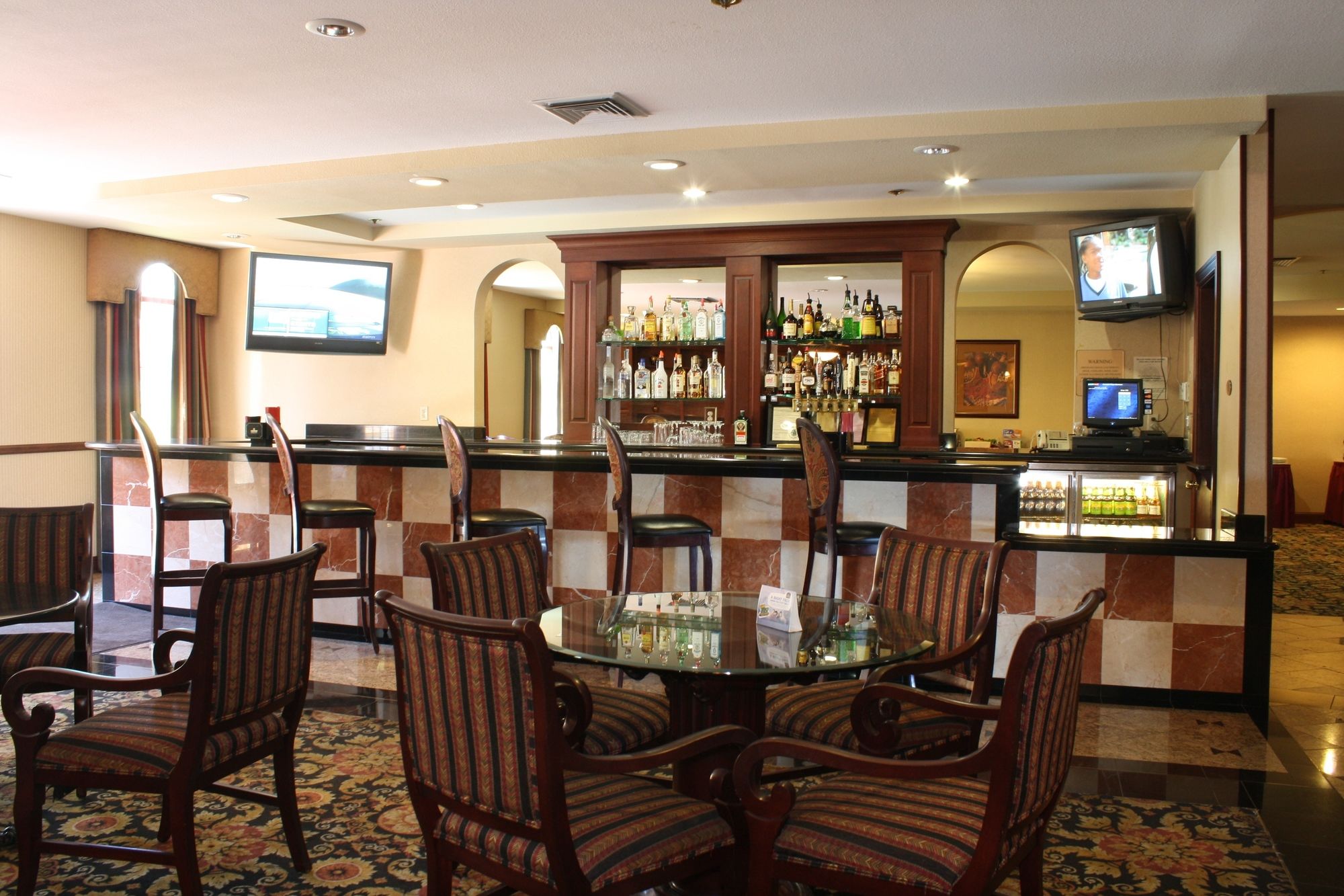 Фото Best Western Plus Heritage Inn