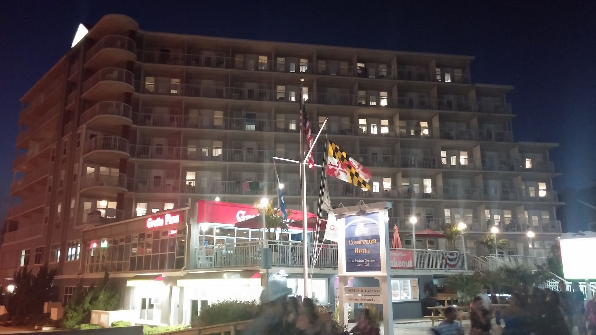 Фото Commander Hotel & Suites
