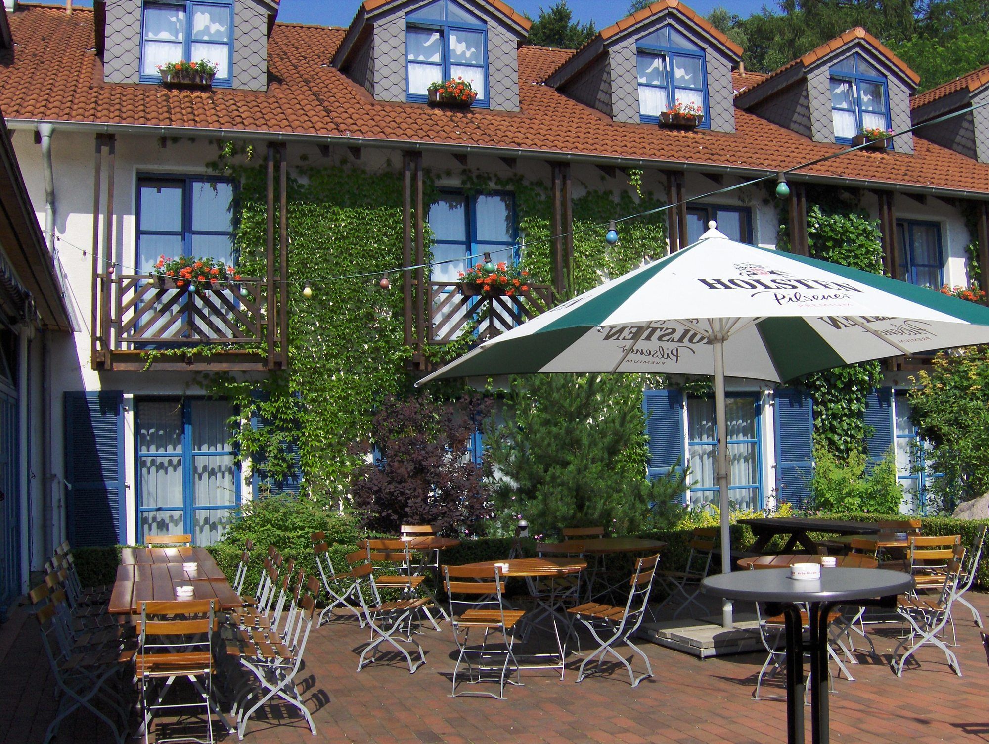 Фото отеля 2