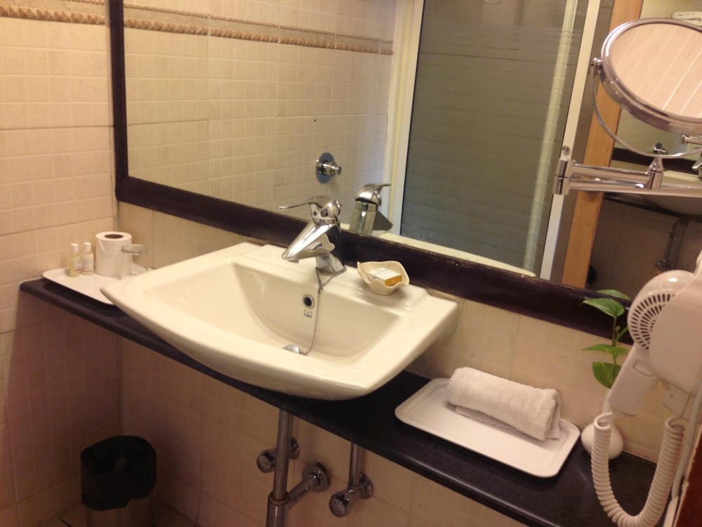 Фото Hotel Ramanashree Richmond