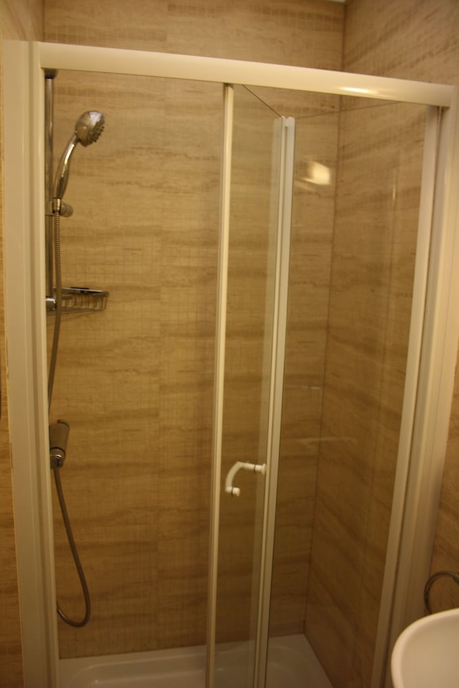 Фото Eurotraveller Hotel Express