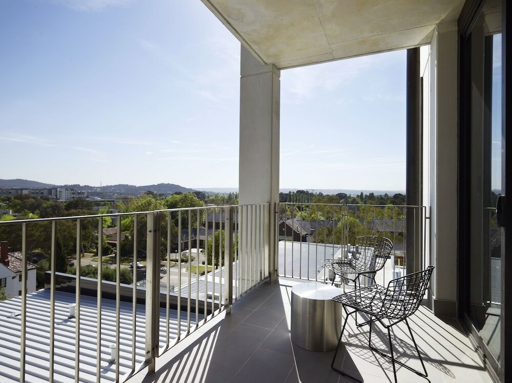 Фото Burbury Hotel & Apartments