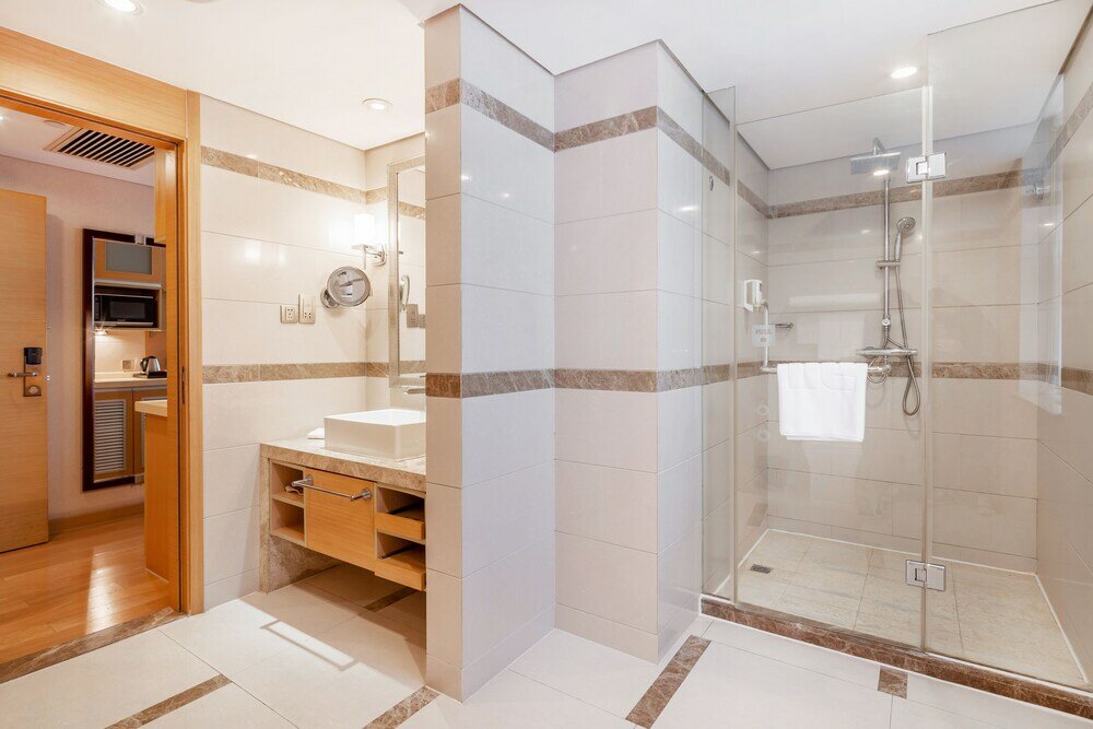 Фото Regal Plaza Hotel & Residence