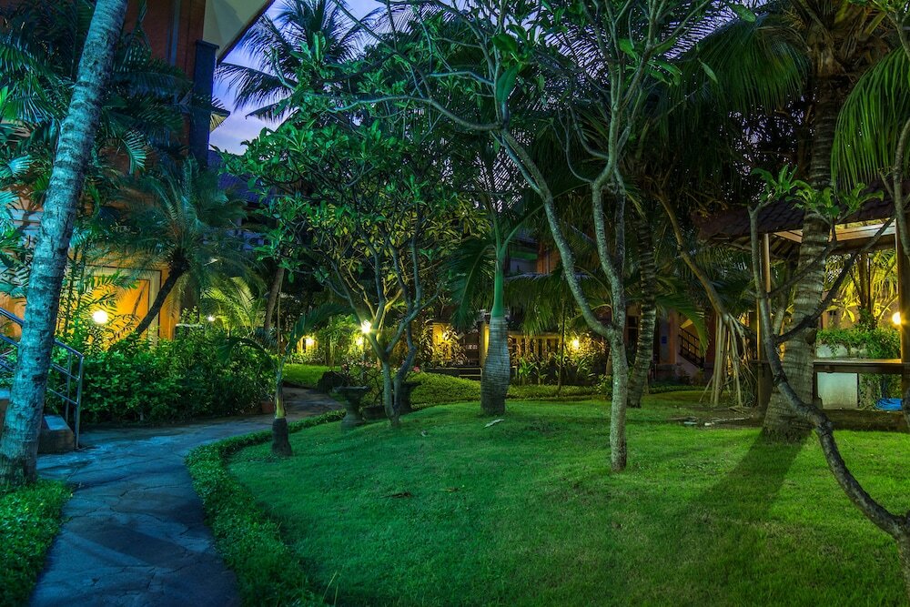 Фото Bakung Beach Resort