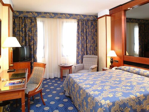 Внешний вид отеля Best Western Premier CMC Girona в Жироне, фото 3