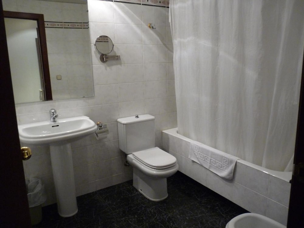 Фото Hotel Tudel