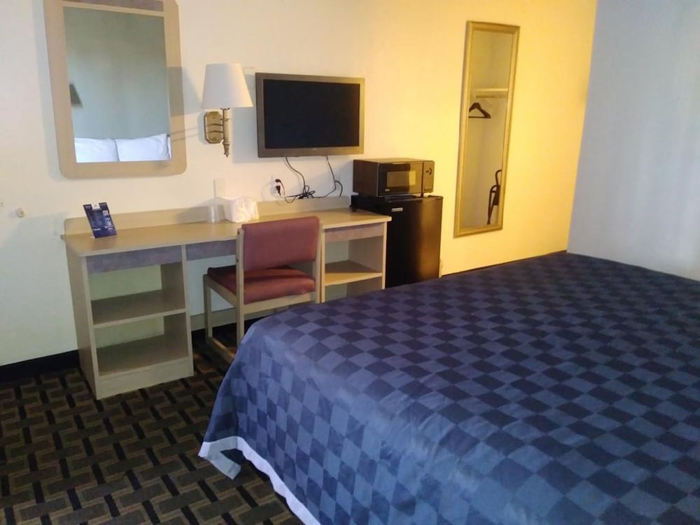 Фото Americas Best Value Inn Amarillo Airport